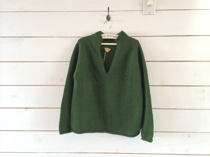 chahat 緑のセーター